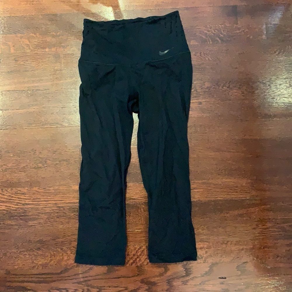 Nike Dri Fit Cropped Leggings - Picture 2 of 4